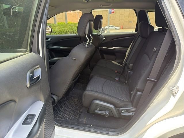 Used 2019 Dodge Journey SE FWD image 9