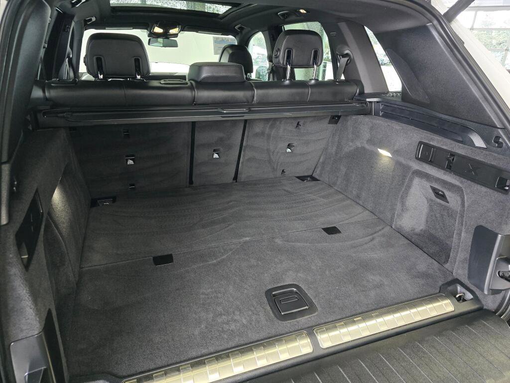 Used 2025 BMW X5 xDrive50e image 16