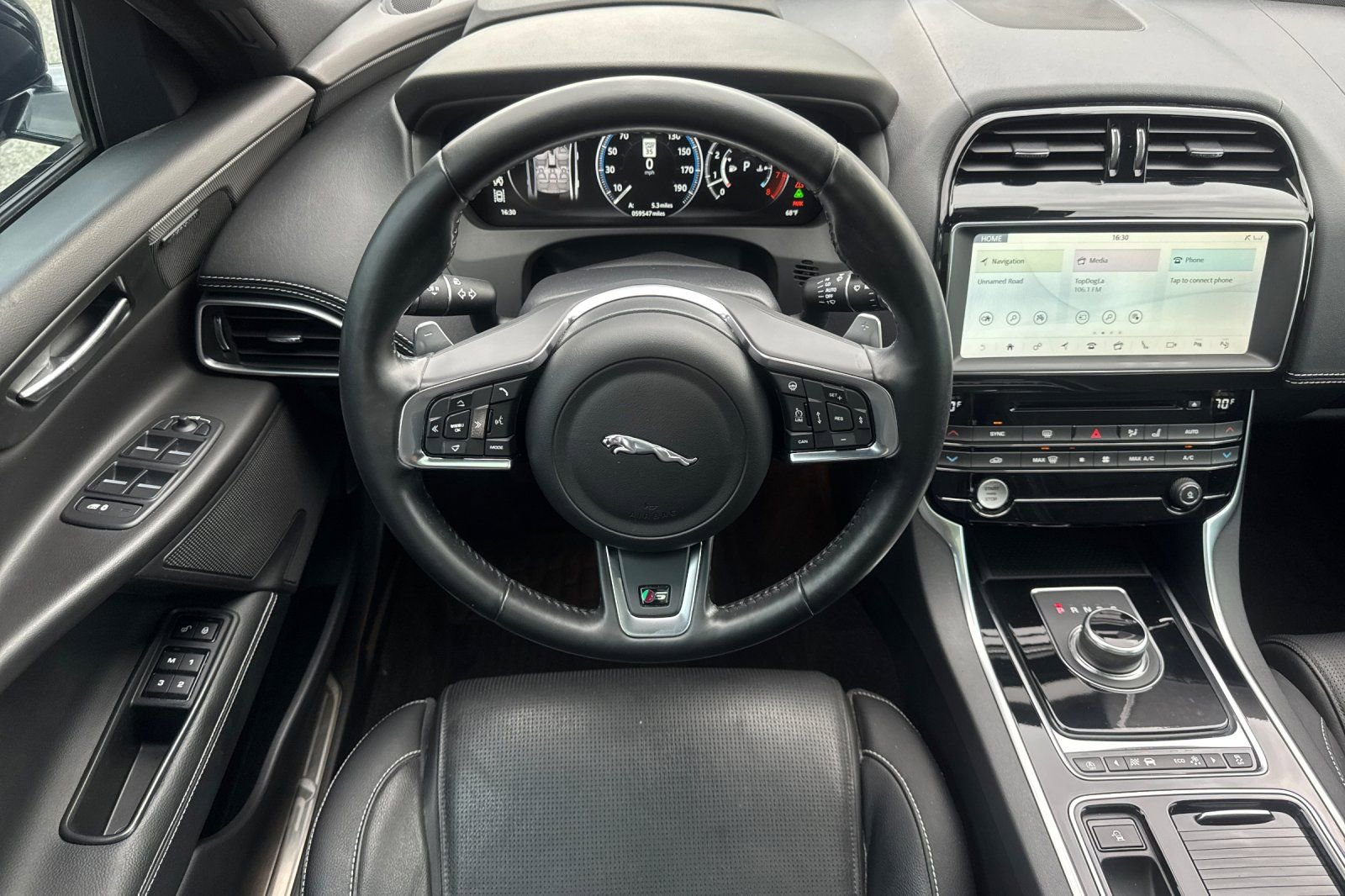 Used 2018 Jaguar XE S RWD image 14