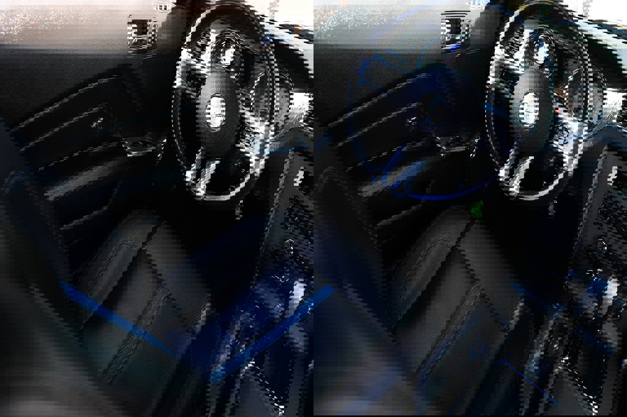 Used 2010 Ford Mustang GT image 25