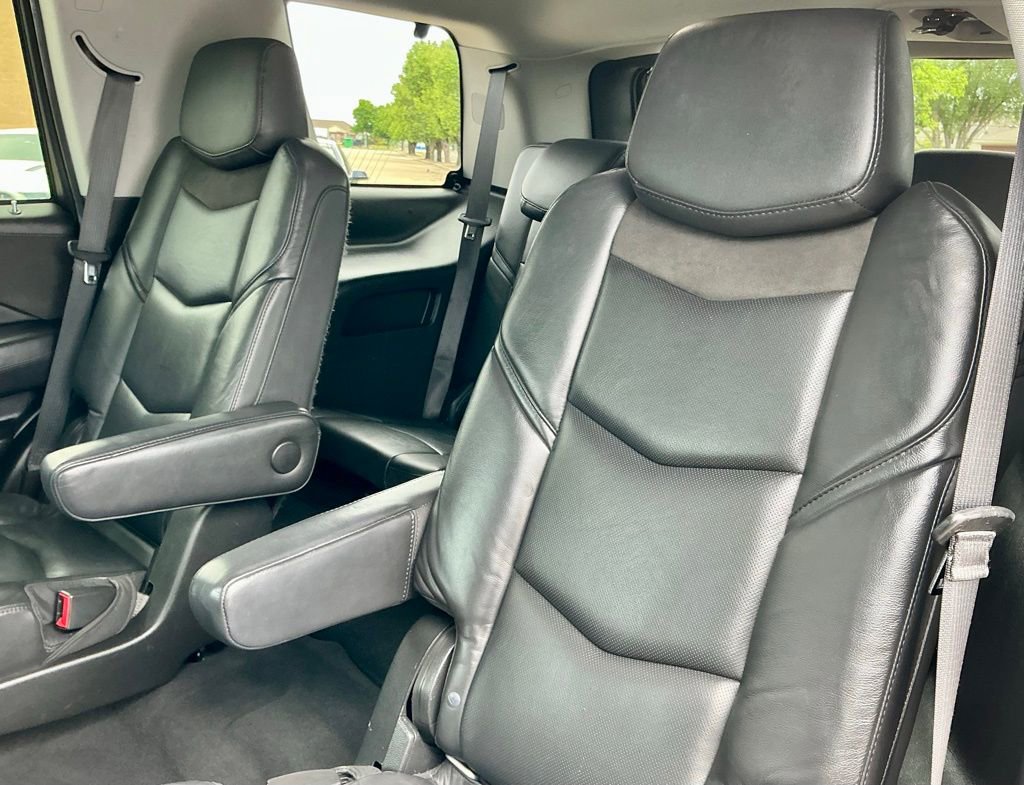 Used 2019 Cadillac Escalade Luxury AWD/4WD image 28