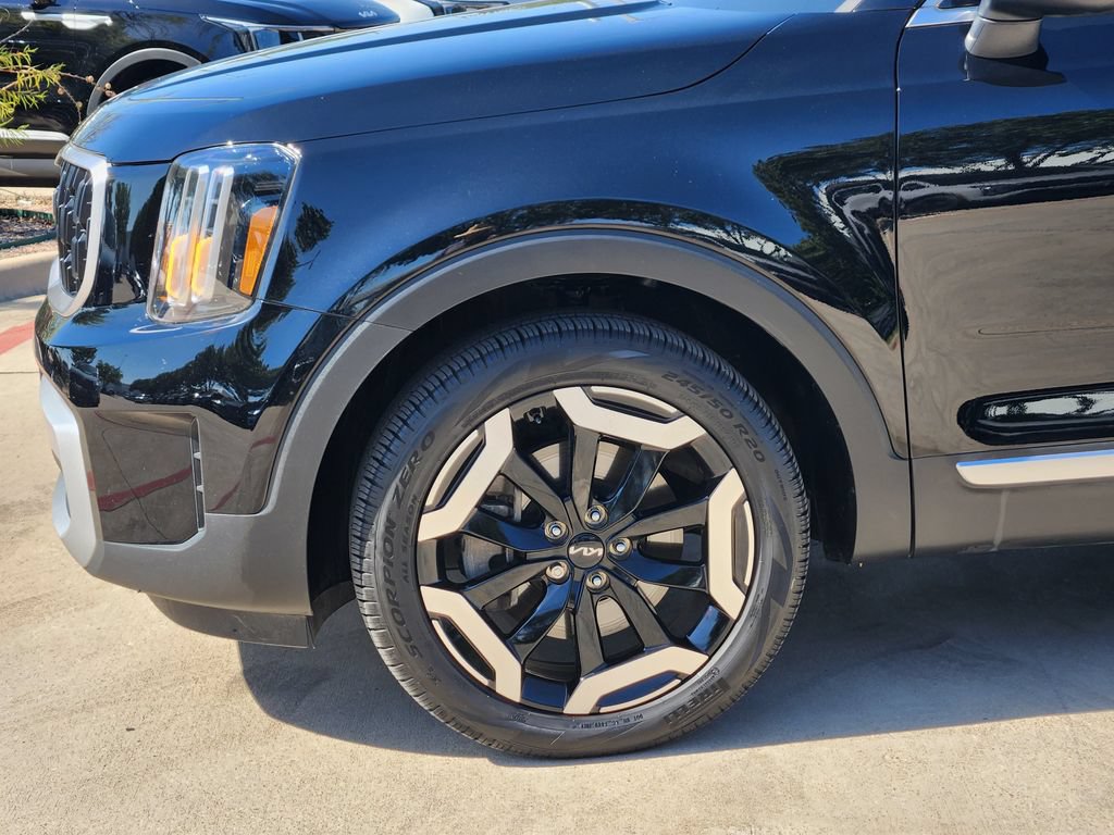 Certified 2024 Kia Telluride EX w/ EX Captain's Chair Package AWD/4WD image 17