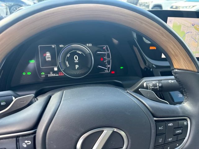 Certified 2025 Lexus ES 300h w/ Luxury Package FWD image 13