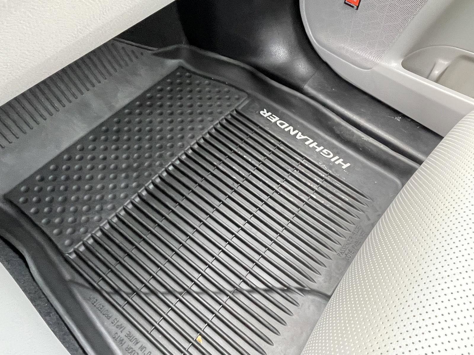 Used 2019 Toyota Highlander Limited image 23