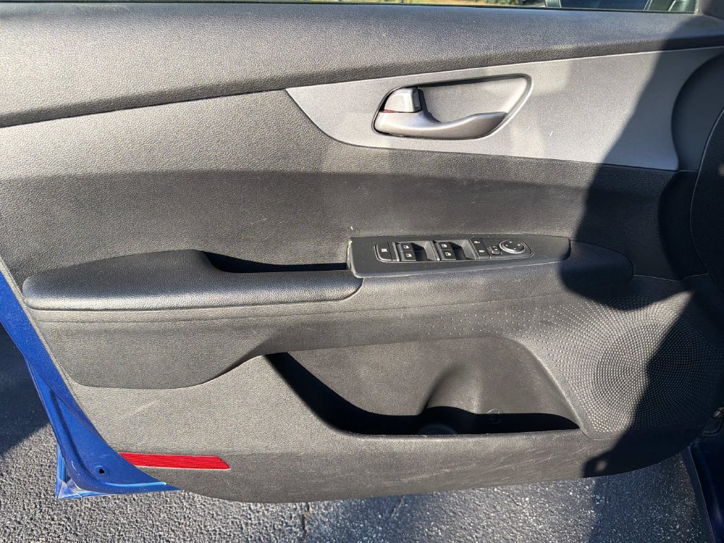 Used 2021 Kia Forte LXS FWD image 11