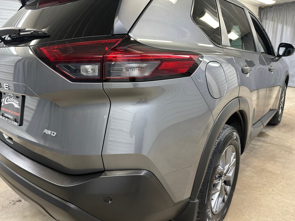 Used 2021 Nissan Rogue S AWD/4WD image 23