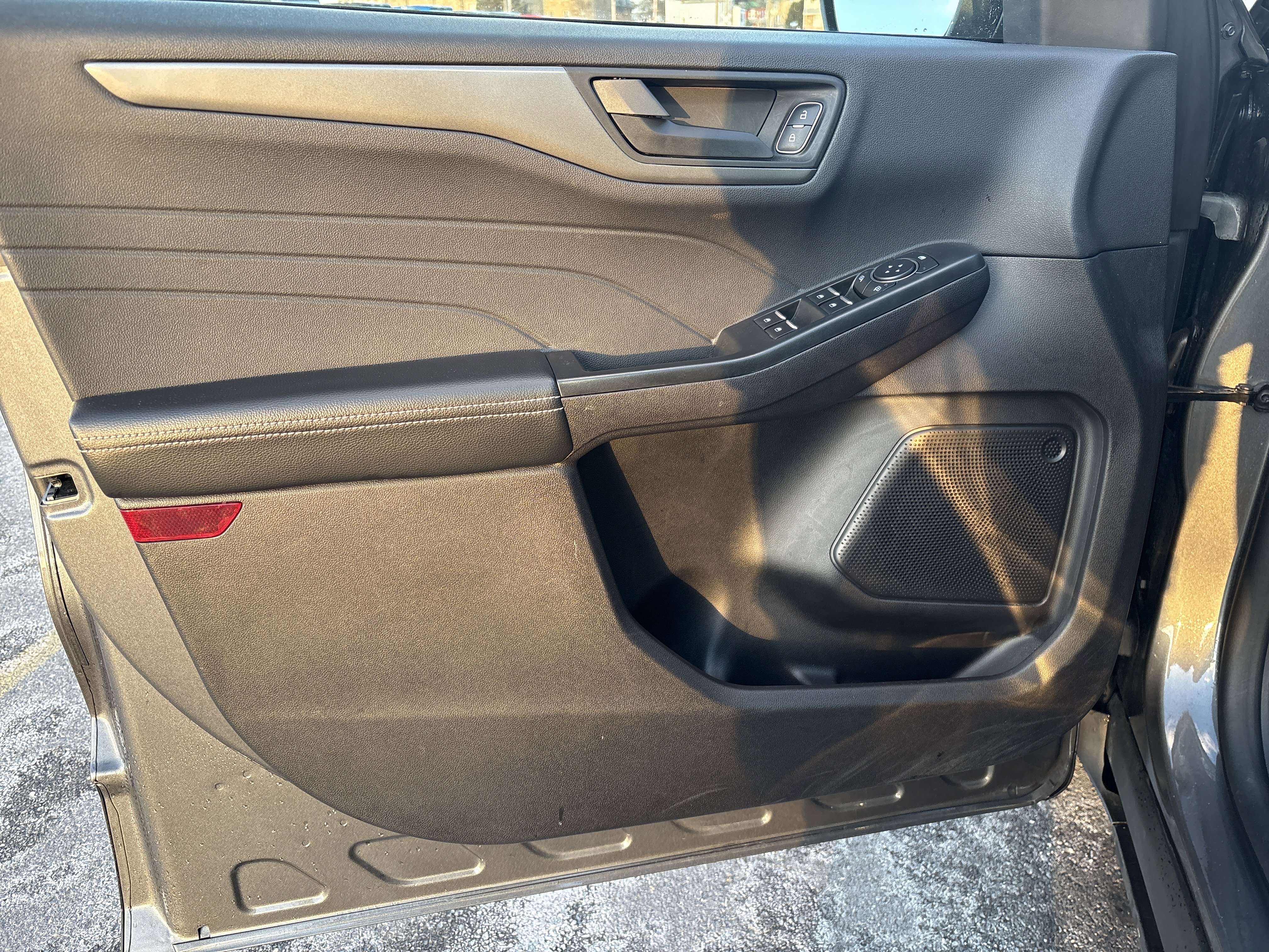 Used 2025 Ford Escape Active image 15