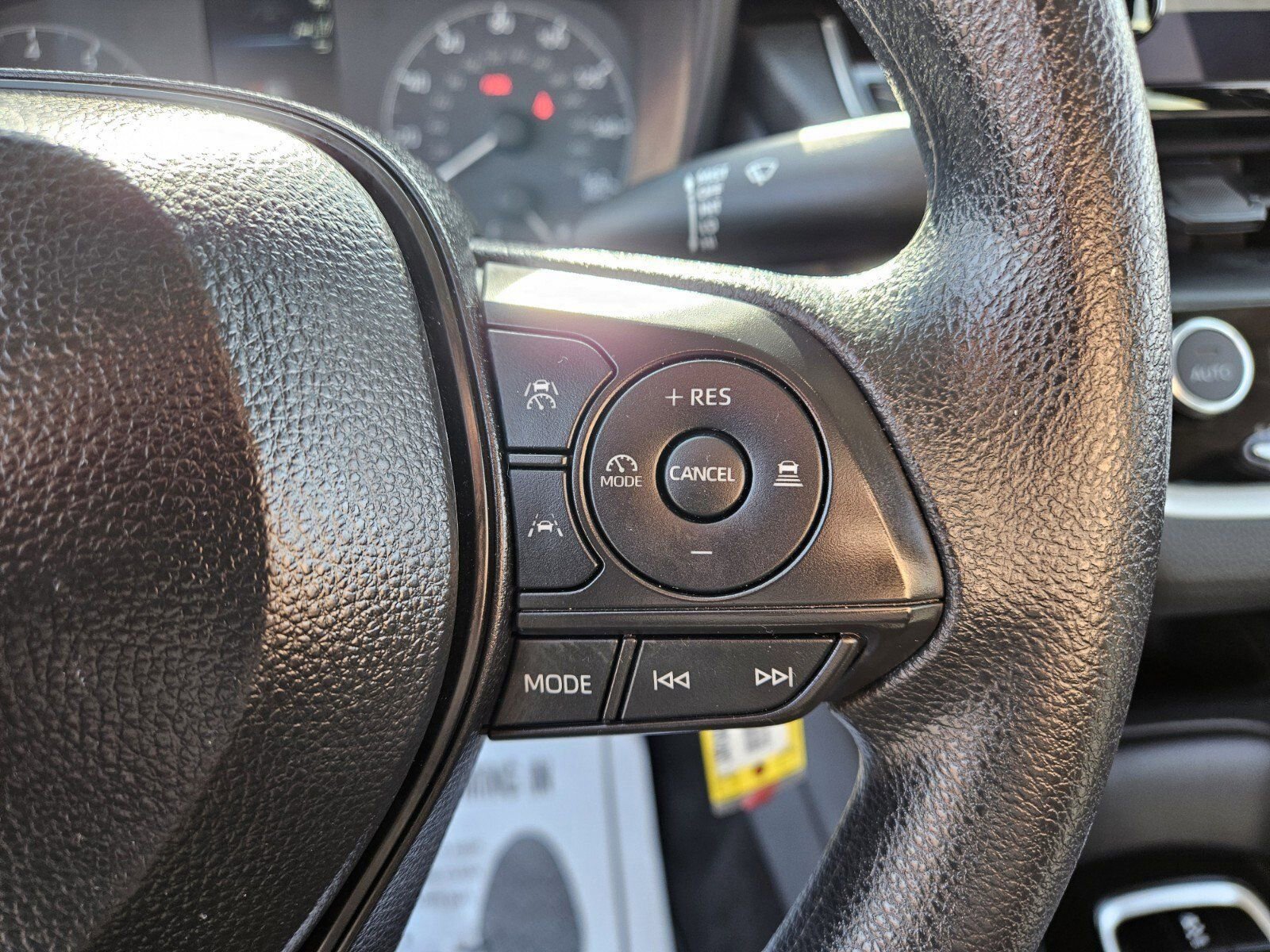 Used 2025 Toyota Corolla LE image 26