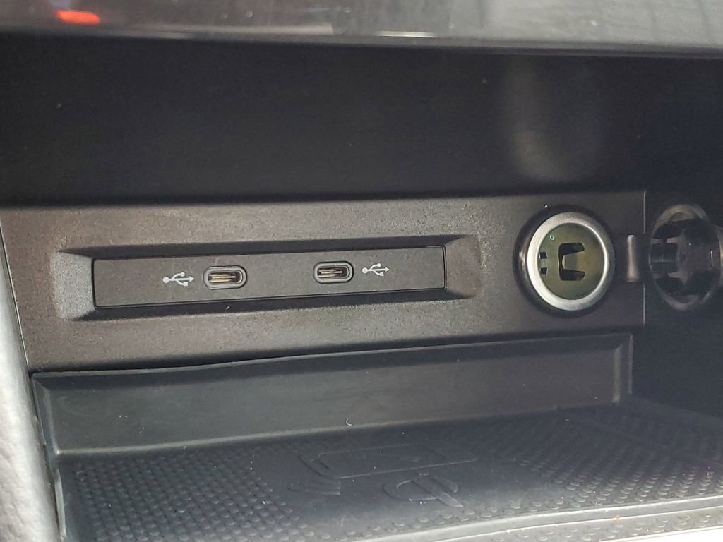 Used 2023 Volkswagen Tiguan SE image 27