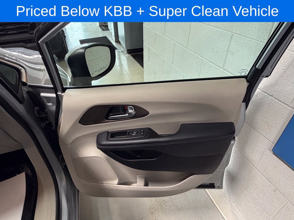 Used 2023 Chrysler Voyager LX FWD image 20