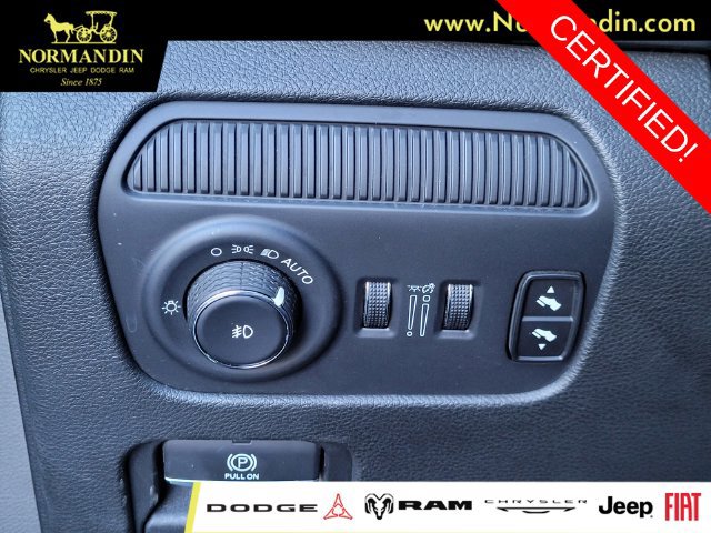 Certified 2024 Jeep Wagoneer Series II w/ Flexible Seating Group RWD image 13