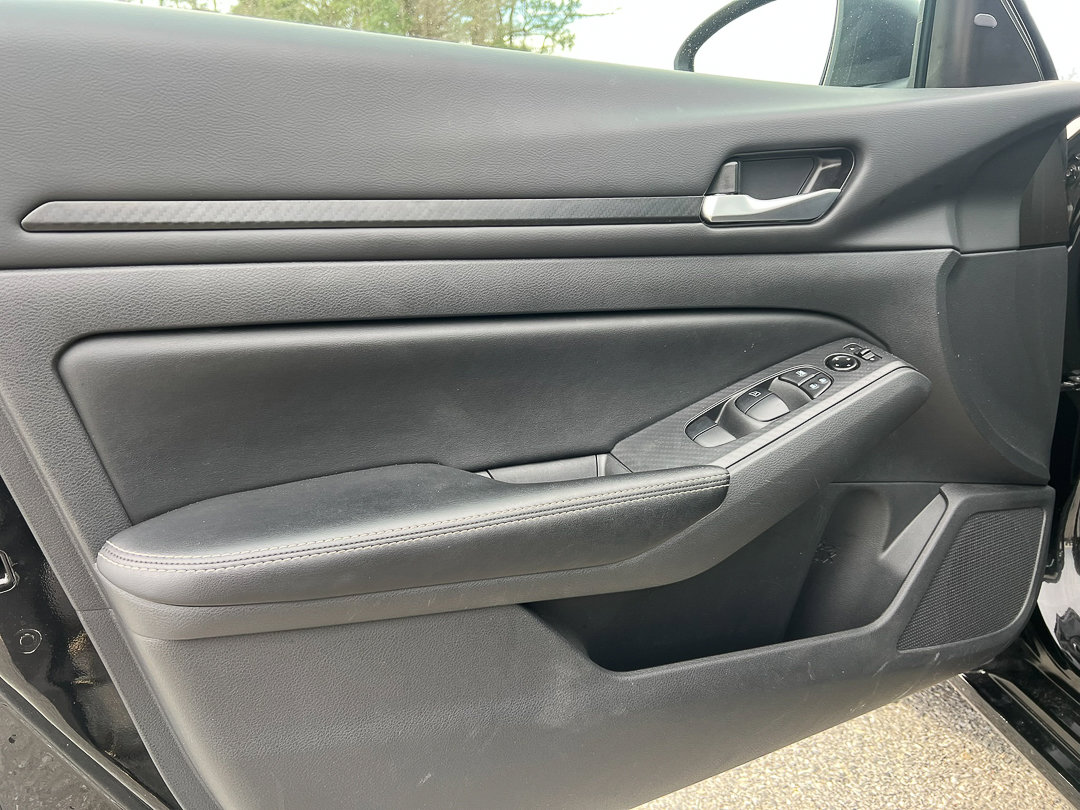 Used 2025 Nissan Altima 2.5 SV image 10