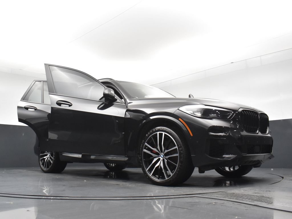 Used 2023 BMW X5 xDrive40i AWD/4WD image 29