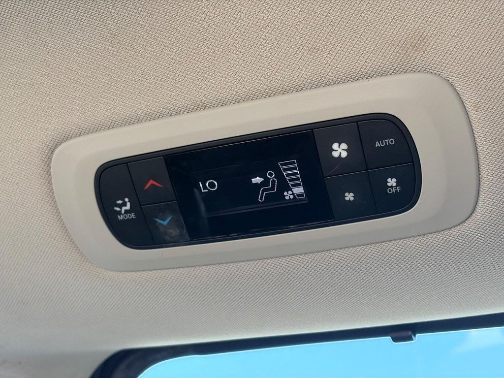 Used 2020 Chrysler Pacifica Touring-L Plus FWD image 12