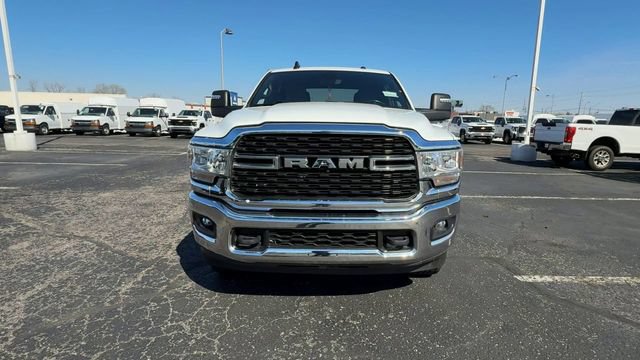 Used 2024 RAM 3500 Big Horn AWD/4WD image 3