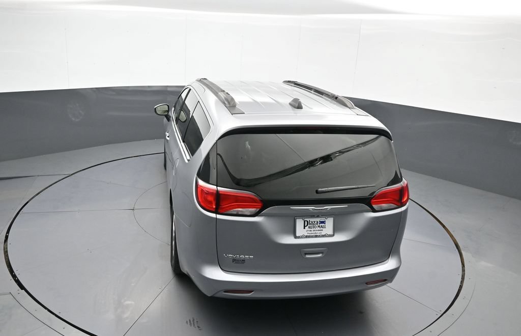 Used 2021 Chrysler Voyager Lxi FWD image 40