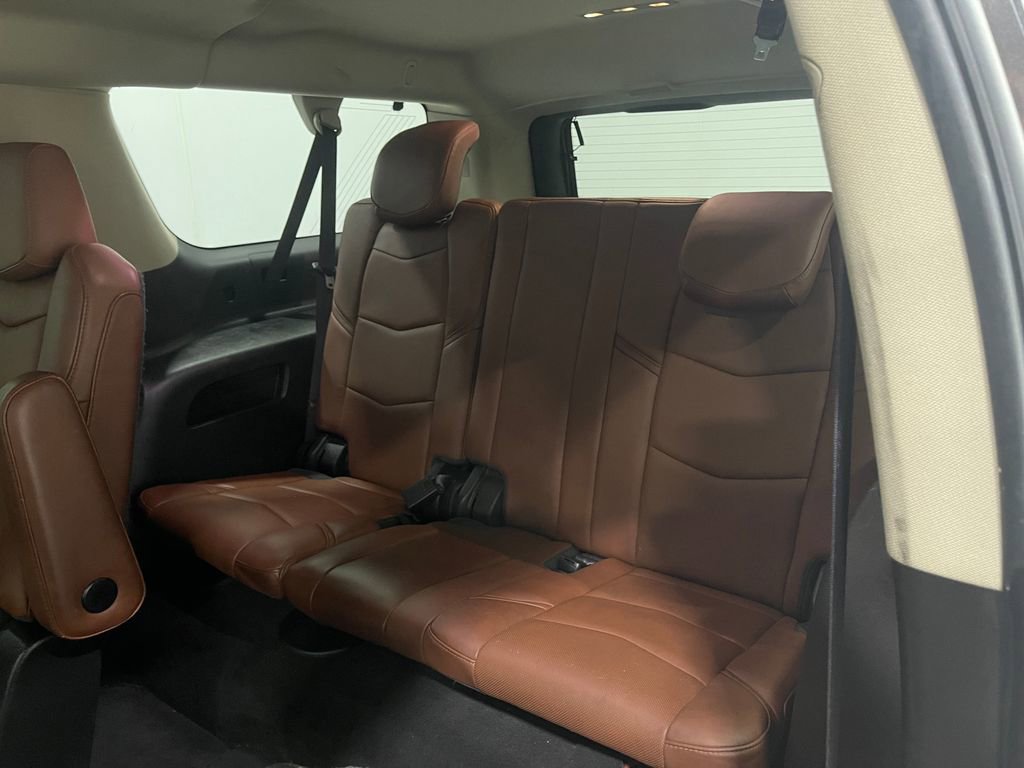 Used 2016 Cadillac Escalade ESV Luxury image 27