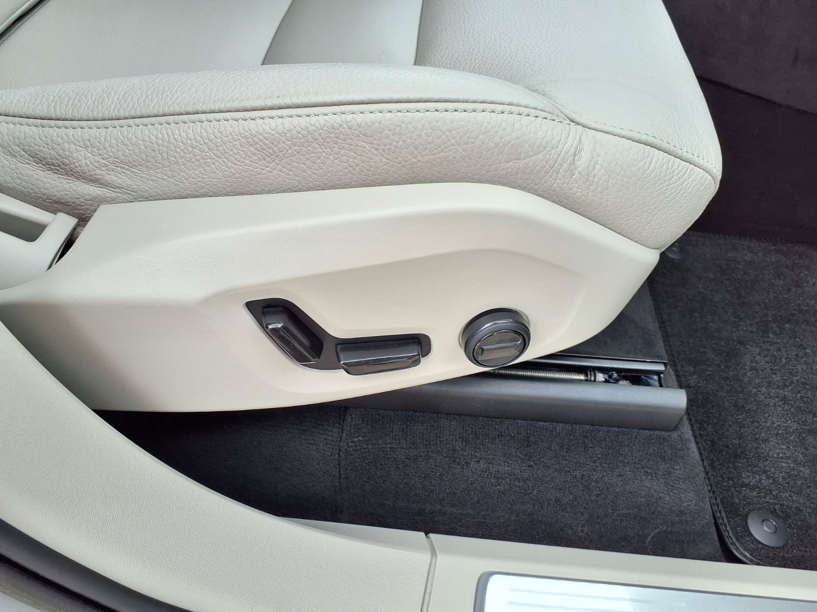 Certified 2023 Volvo XC90 B6 Plus AWD/4WD image 12