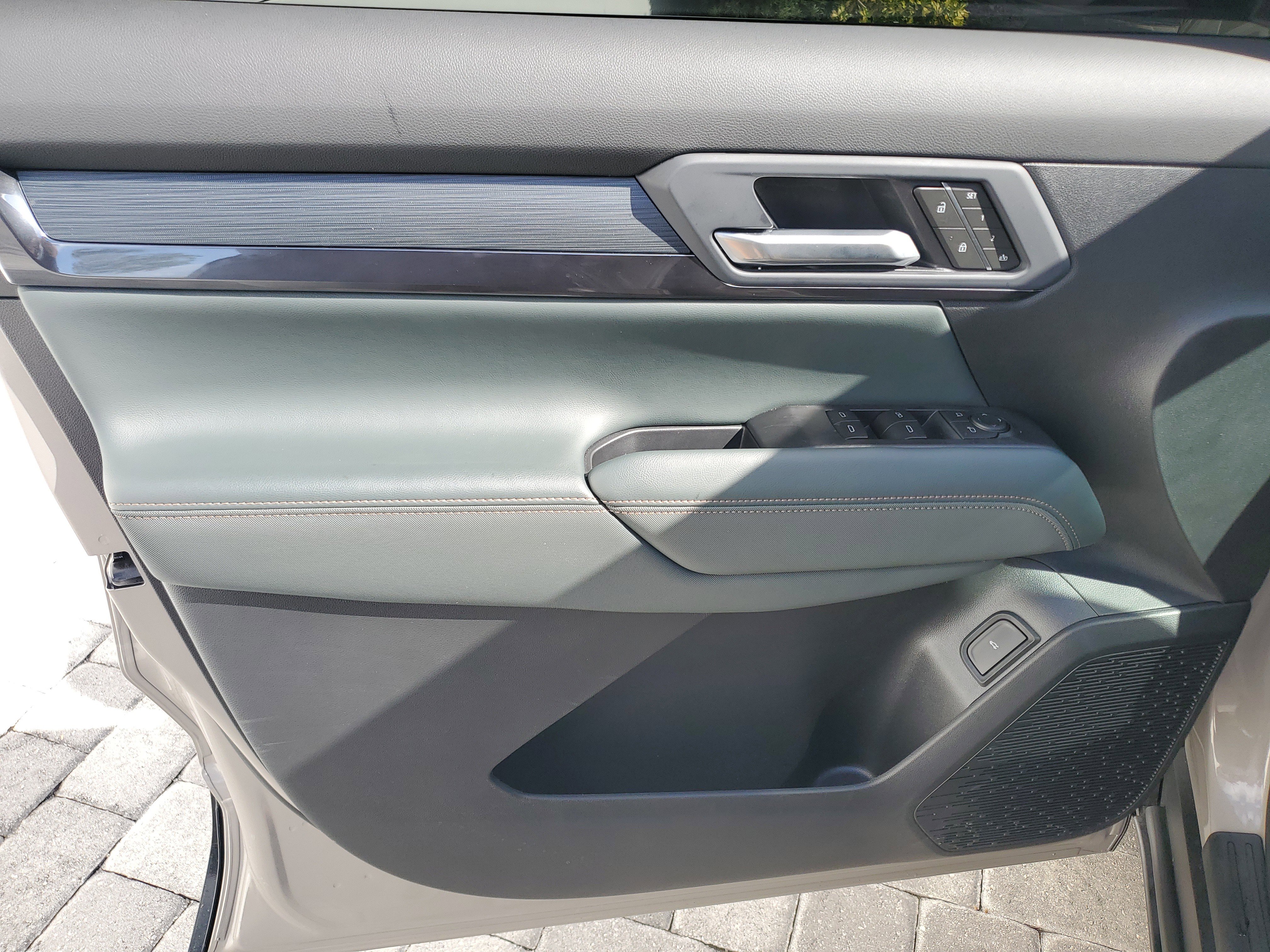 Certified 2026 GMC Terrain AT4 w/ Convenience Package III AWD/4WD image 18