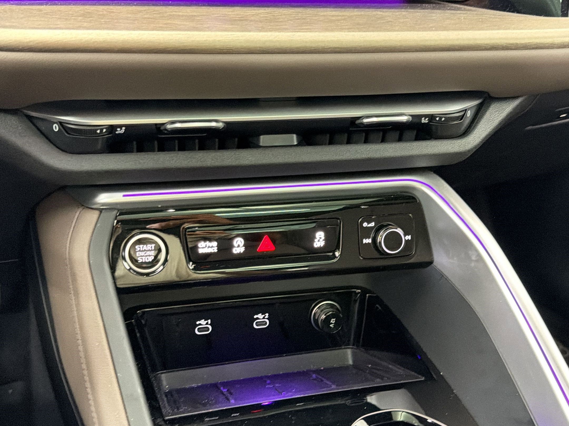 Certified 2025 Audi Q5 Premium w/ Convenience Package image 21