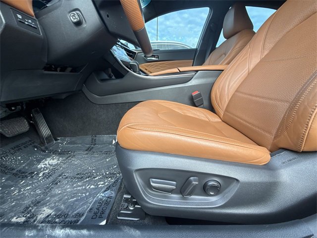 Used 2022 Toyota Avalon Limited image 12