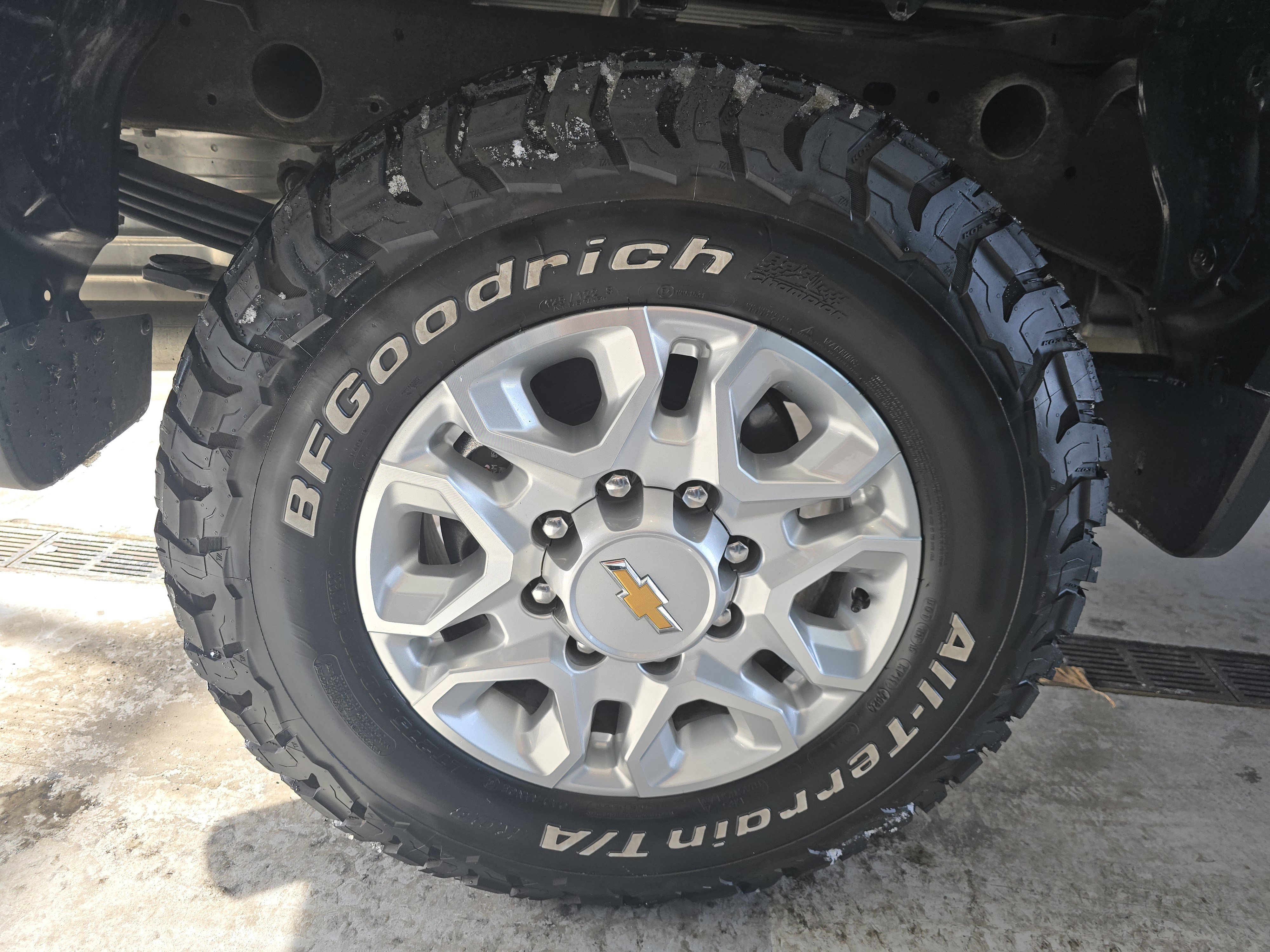 Used 2024 Chevrolet Silverado 2500 LT w/ Convenience Package image 12