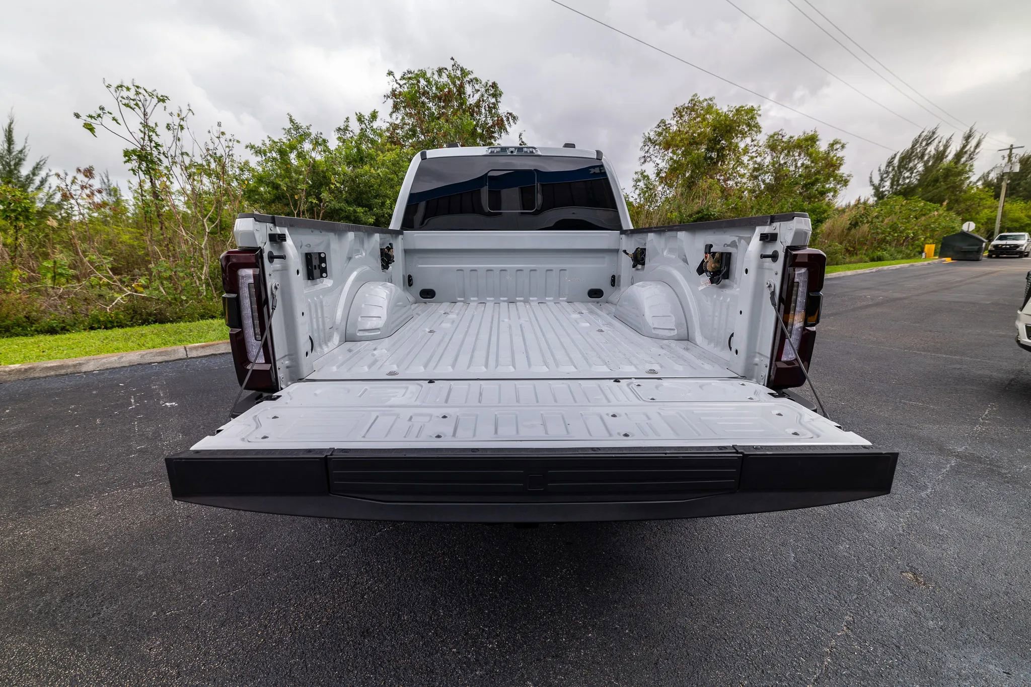 Used 2025 Ford F250 Platinum image 6