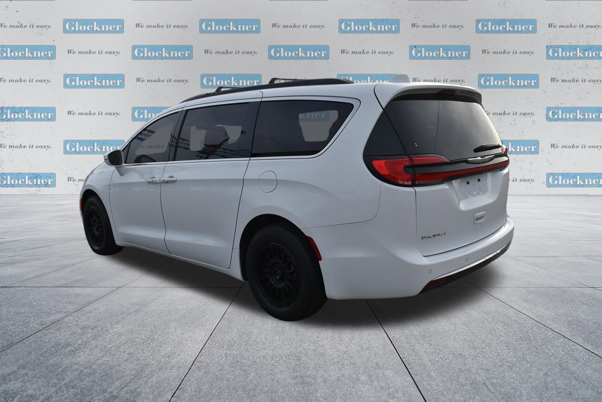 Used 2021 Chrysler Pacifica Touring w/ Cold Weather Group image 8
