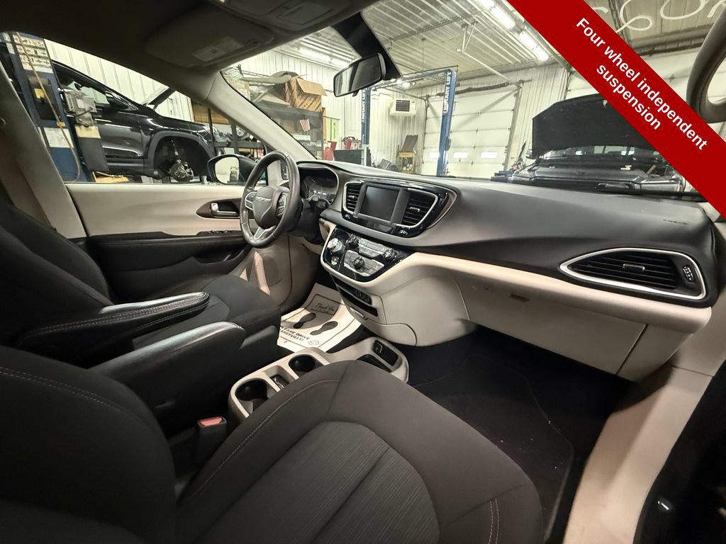 Used 2022 Chrysler Voyager LX FWD image 42