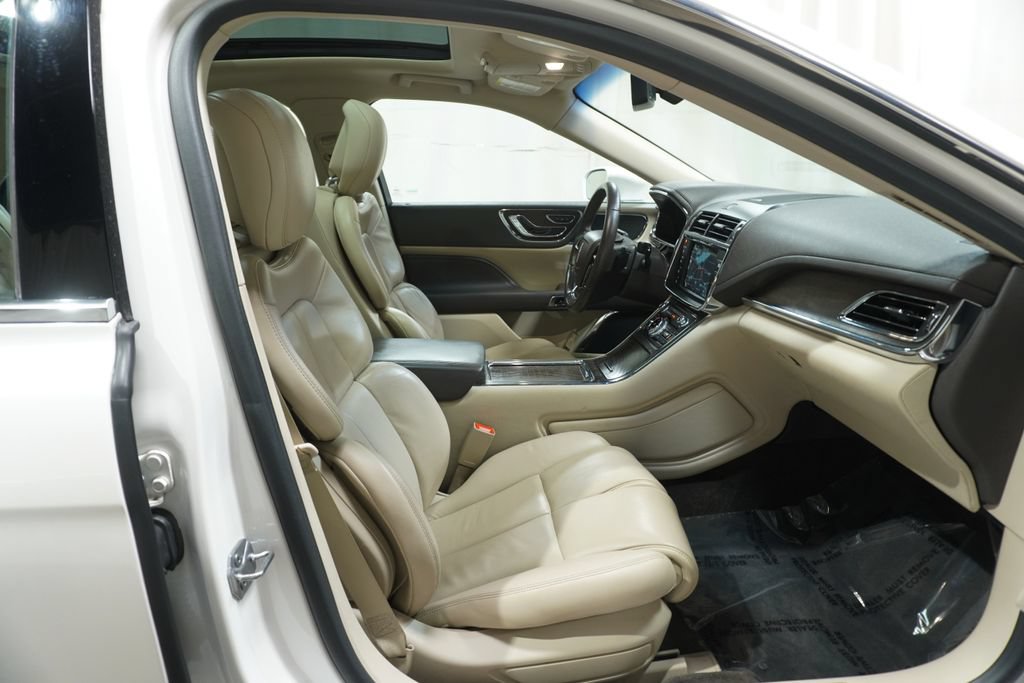 Used 2017 Lincoln Continental Select FWD image 13