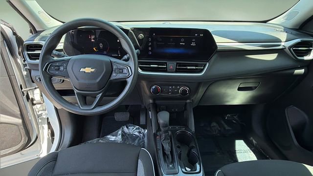 Used 2024 Chevrolet TrailBlazer LS FWD image 16