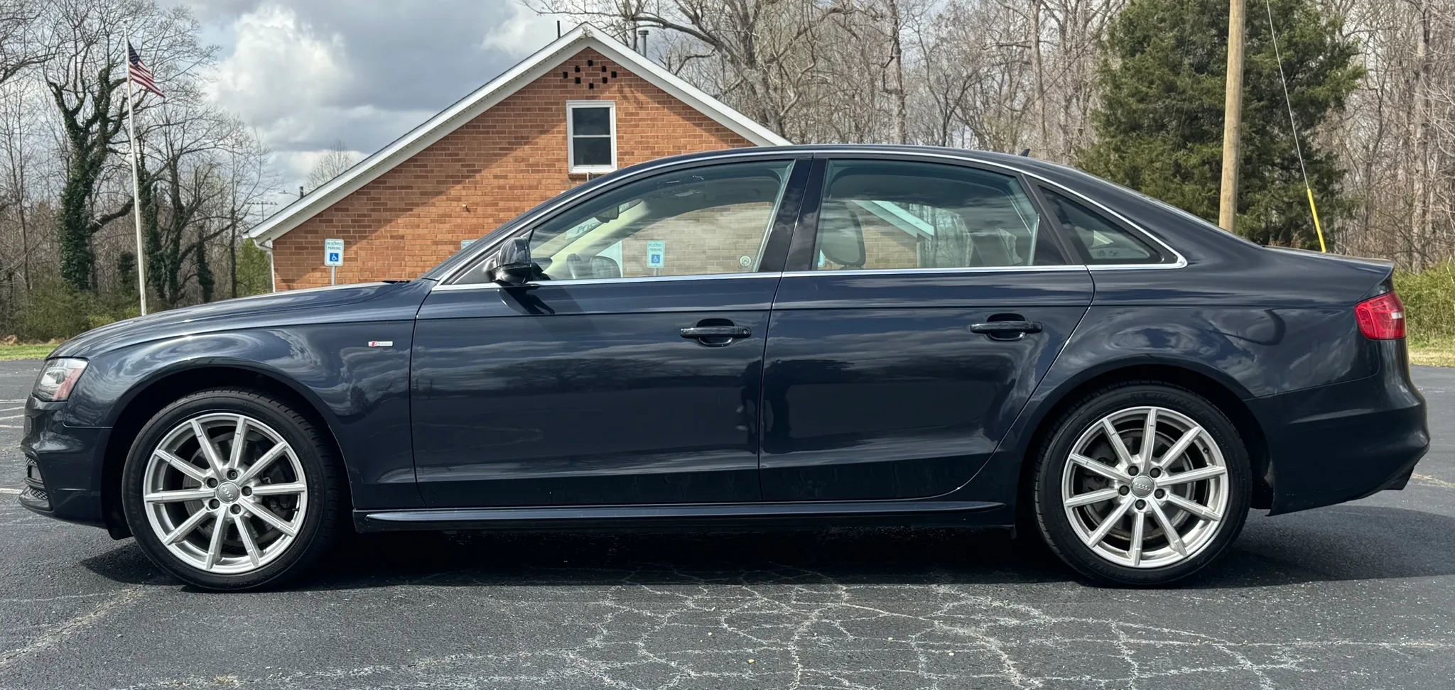 Used 2016 Audi A4 2.0T Premium Plus w/ Technology Package AWD/4WD image 4