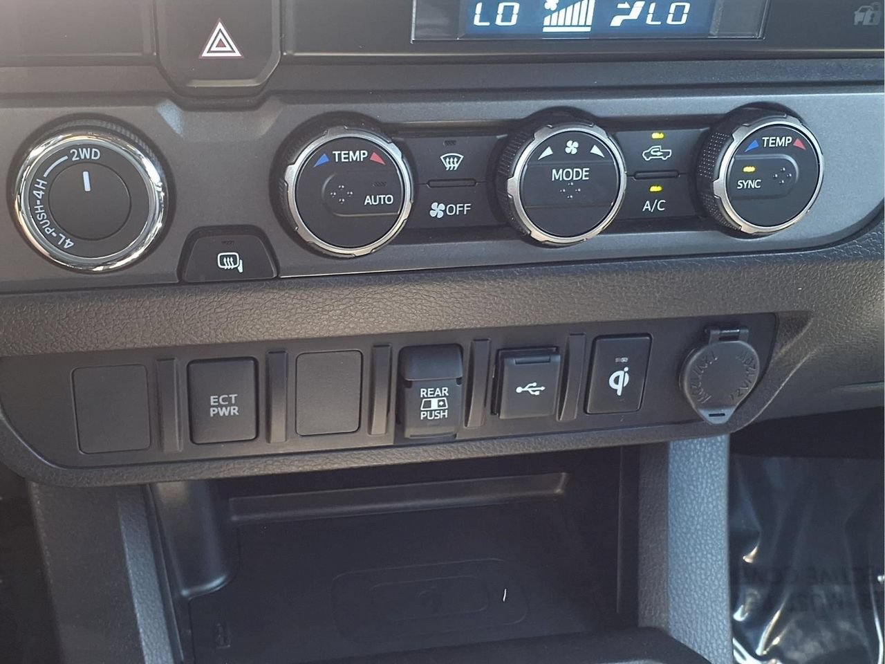 Used 2023 Toyota Tacoma TRD Off-Road AWD/4WD image 15