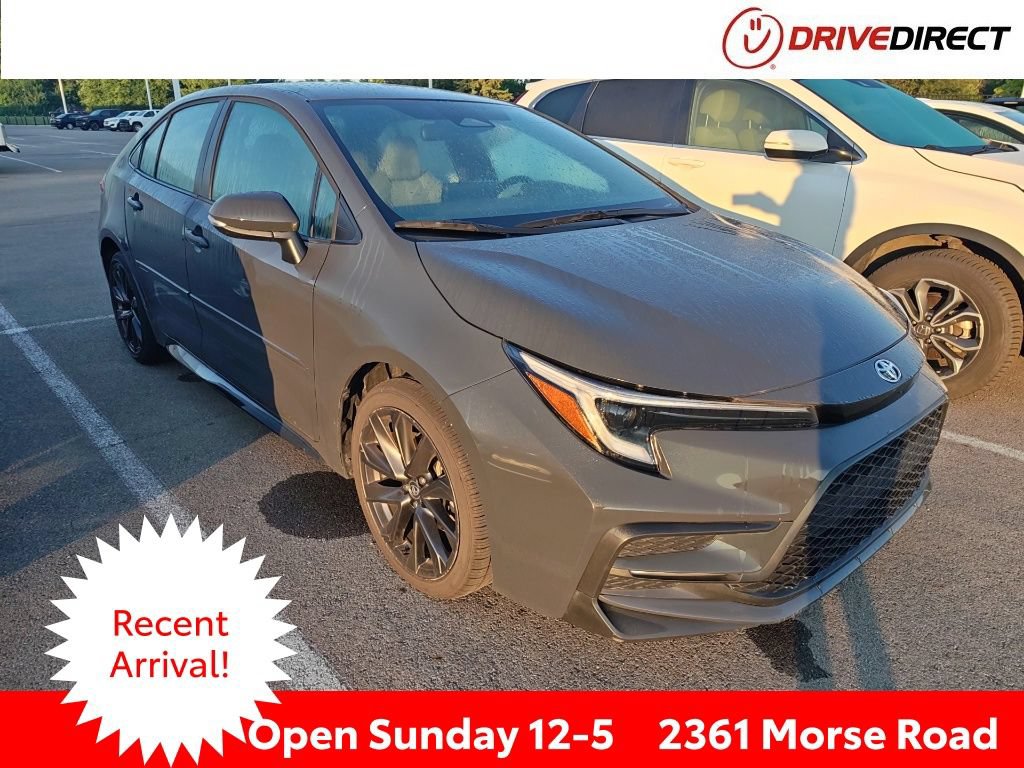 Used 2023 Toyota Corolla SE w/ Carpet Mat Package (TMS) FWD image 1