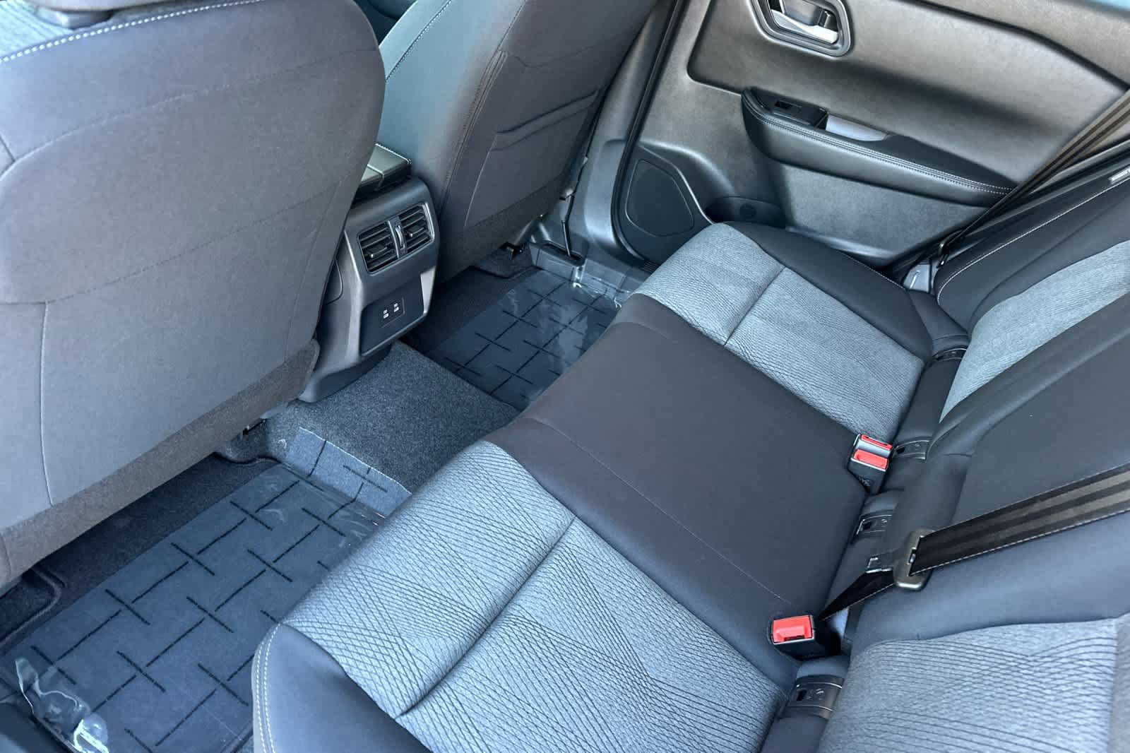New 2026 Nissan Rogue SV AWD/4WD image 4