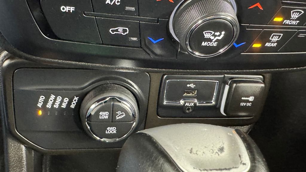 Used 2023 Jeep Renegade Trailhawk AWD/4WD image 27
