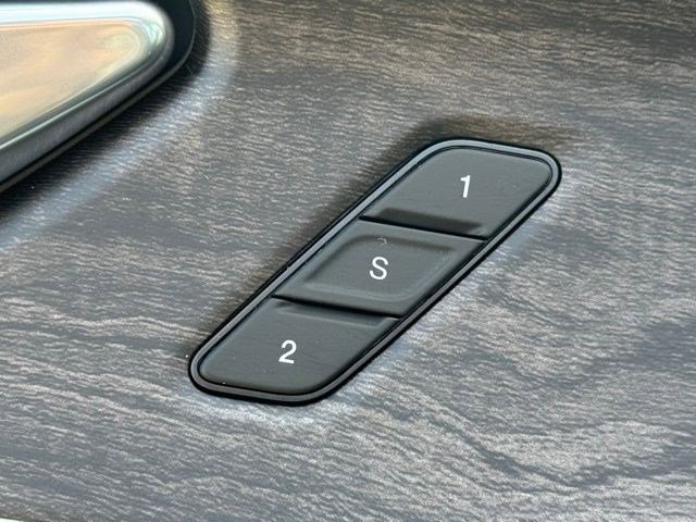 New 2026 Jeep Grand Cherokee Limited w/ Luxury Tech Group II AWD/4WD image 10