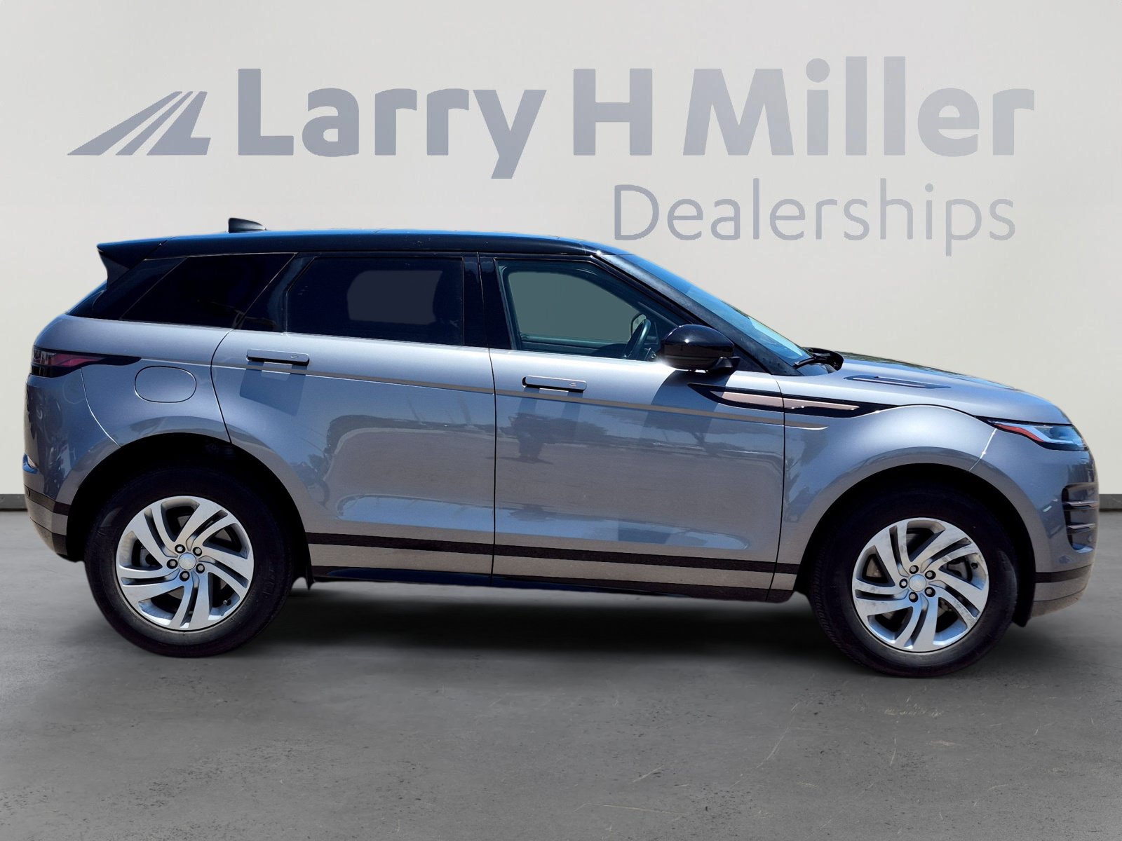 Used 2023 Land Rover Range Rover Evoque R-Dynamic S AWD/4WD image 6