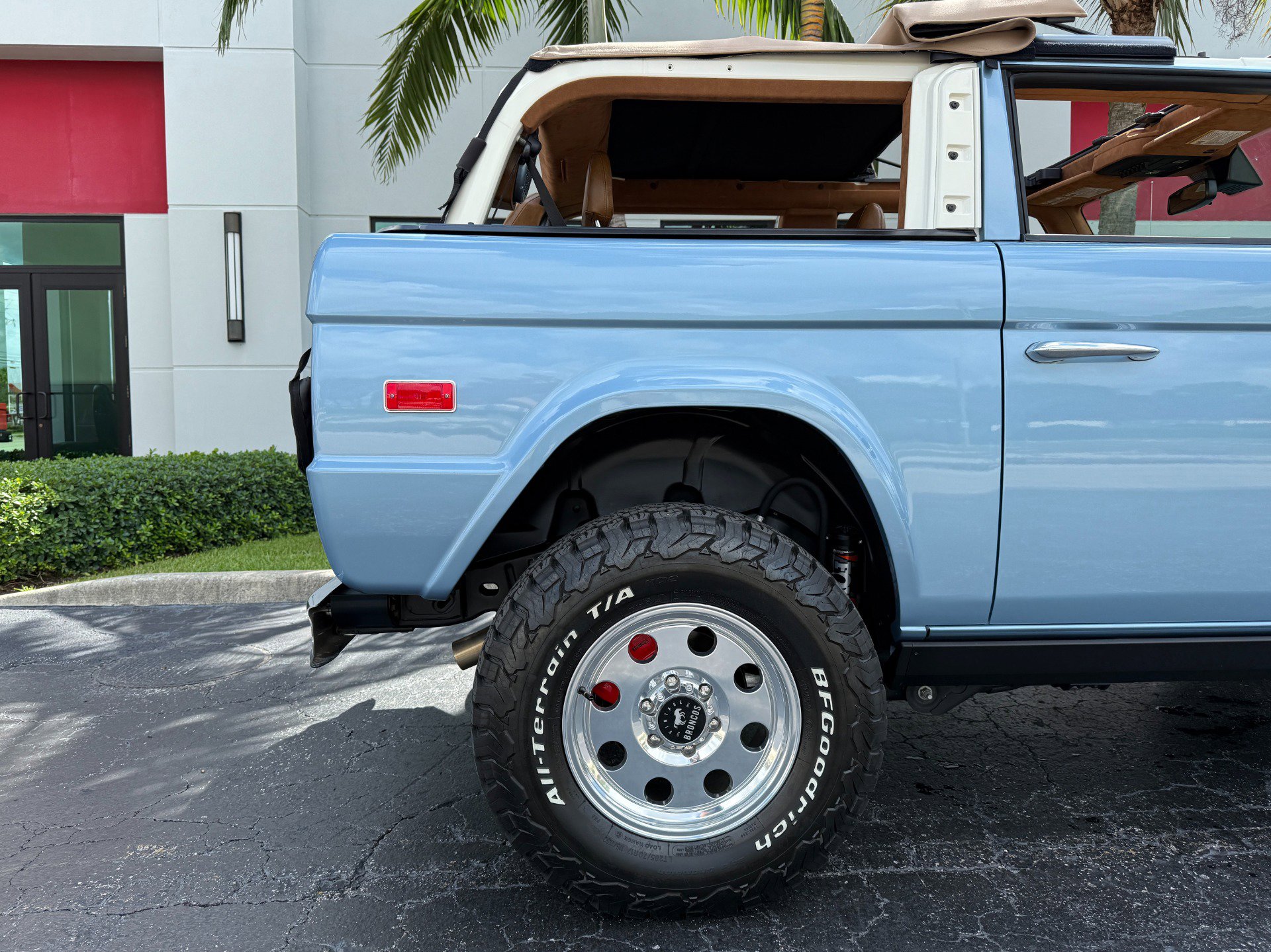 Used 2023 Ford Bronco Black Diamond image 7