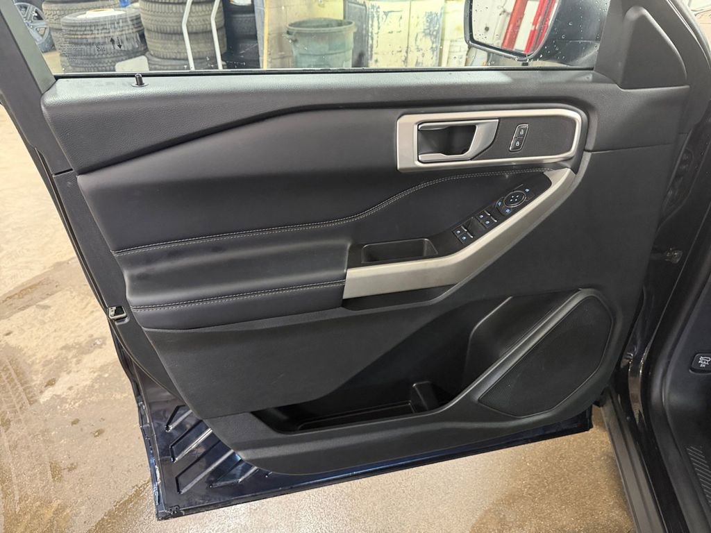 Used 2023 Ford Explorer XLT w/ Equipment Group 202A image 28