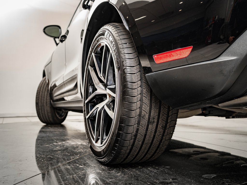 Certified 2024 Porsche Macan image 60