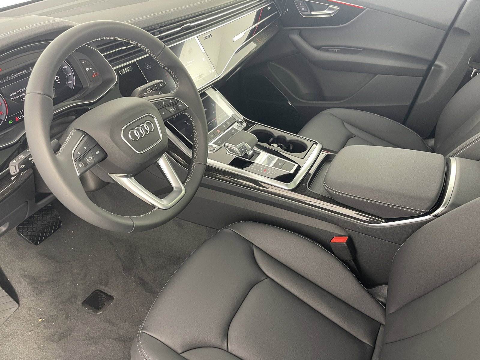 New 2025 Audi Q7 Premium image 2