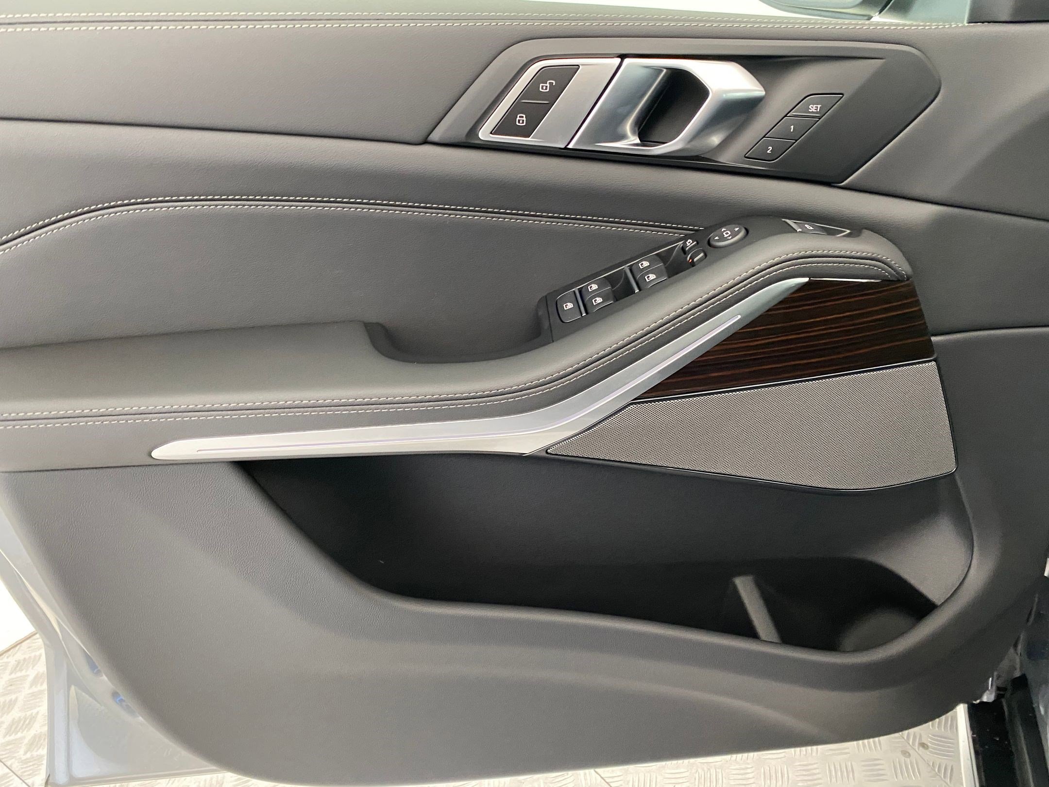 Used 2026 BMW X5 xDrive40i w/ Premium Package image 11