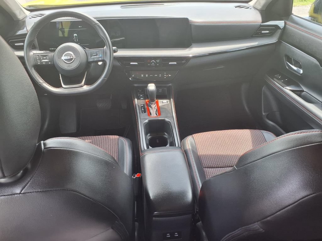 Used 2026 Nissan Kicks SR w/ Cold Weather Package AWD/4WD image 18