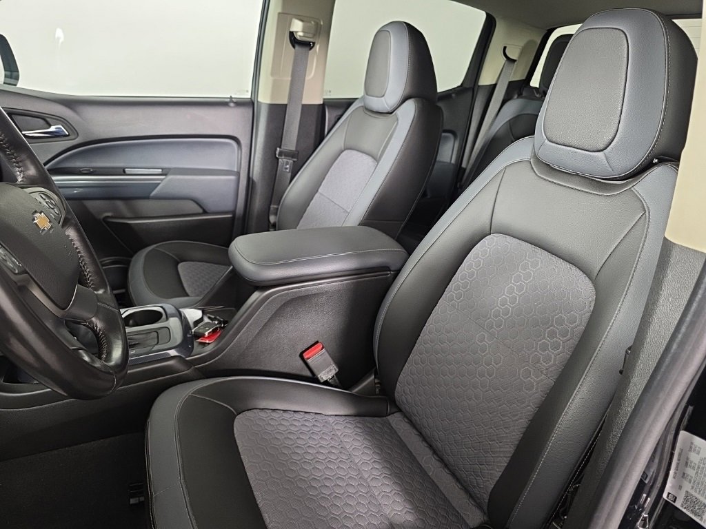 Used 2022 Chevrolet Colorado Z71 w/ Z71 Midnight Edition image 15