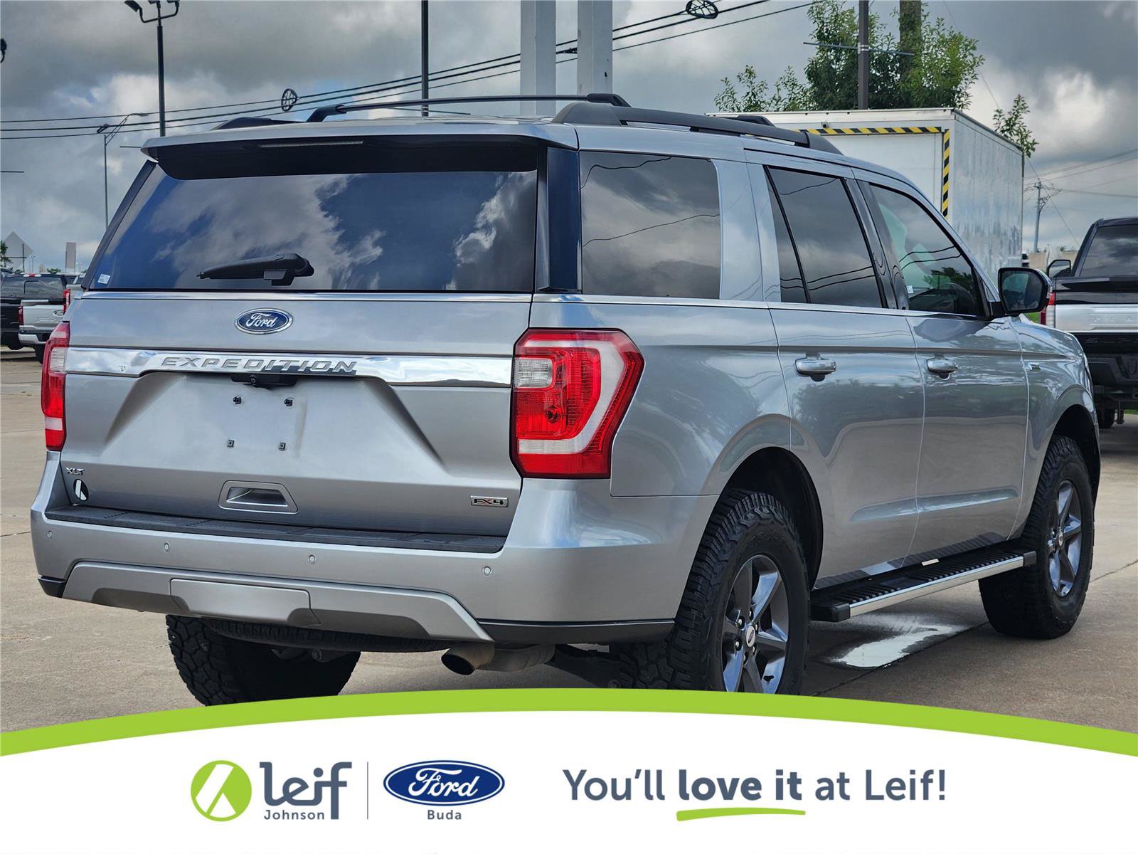Used 2021 Ford Expedition XLT AWD/4WD image 3