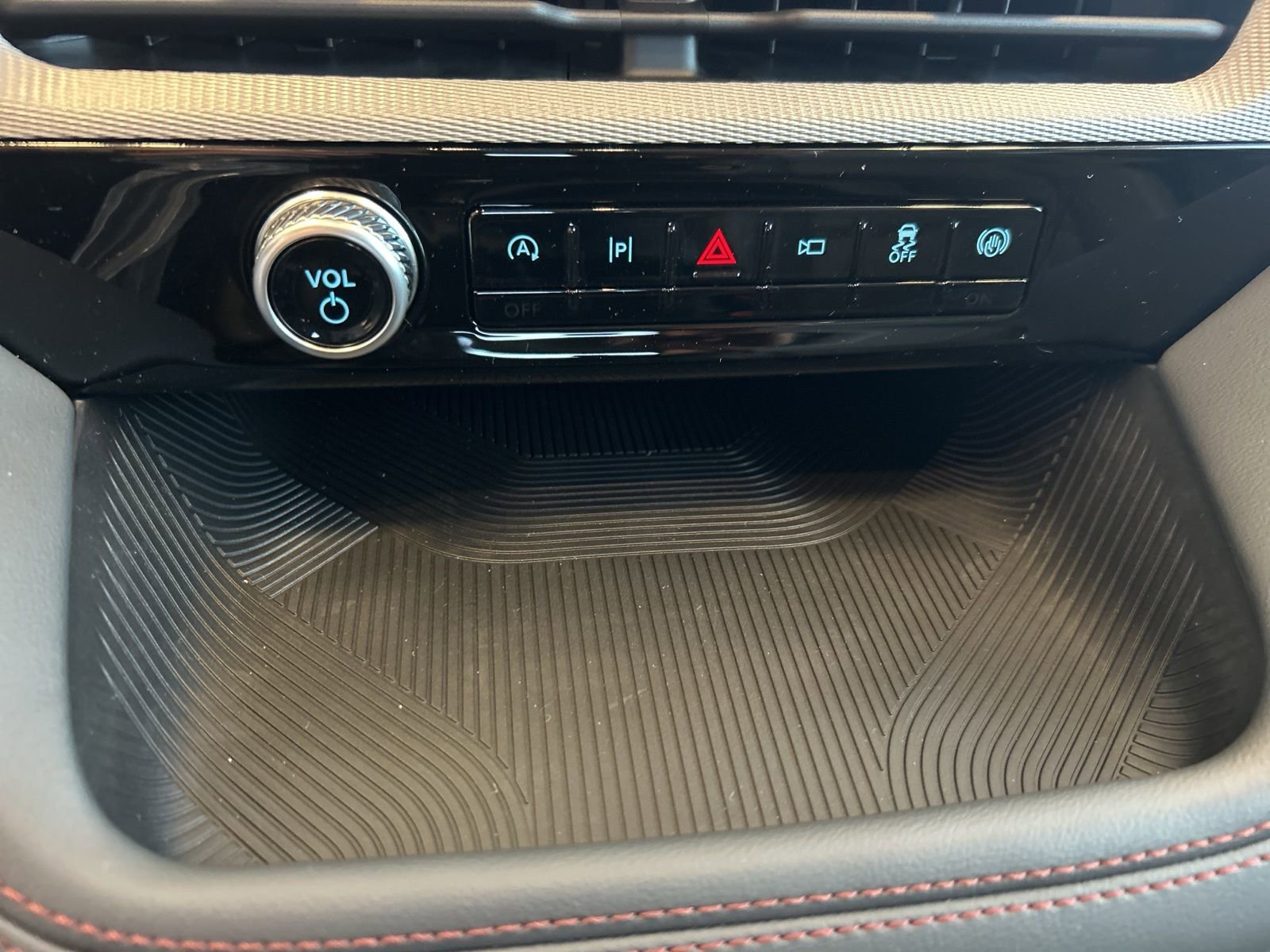 New 2026 Ford Explorer Active w/ Active Comfort Package image 28