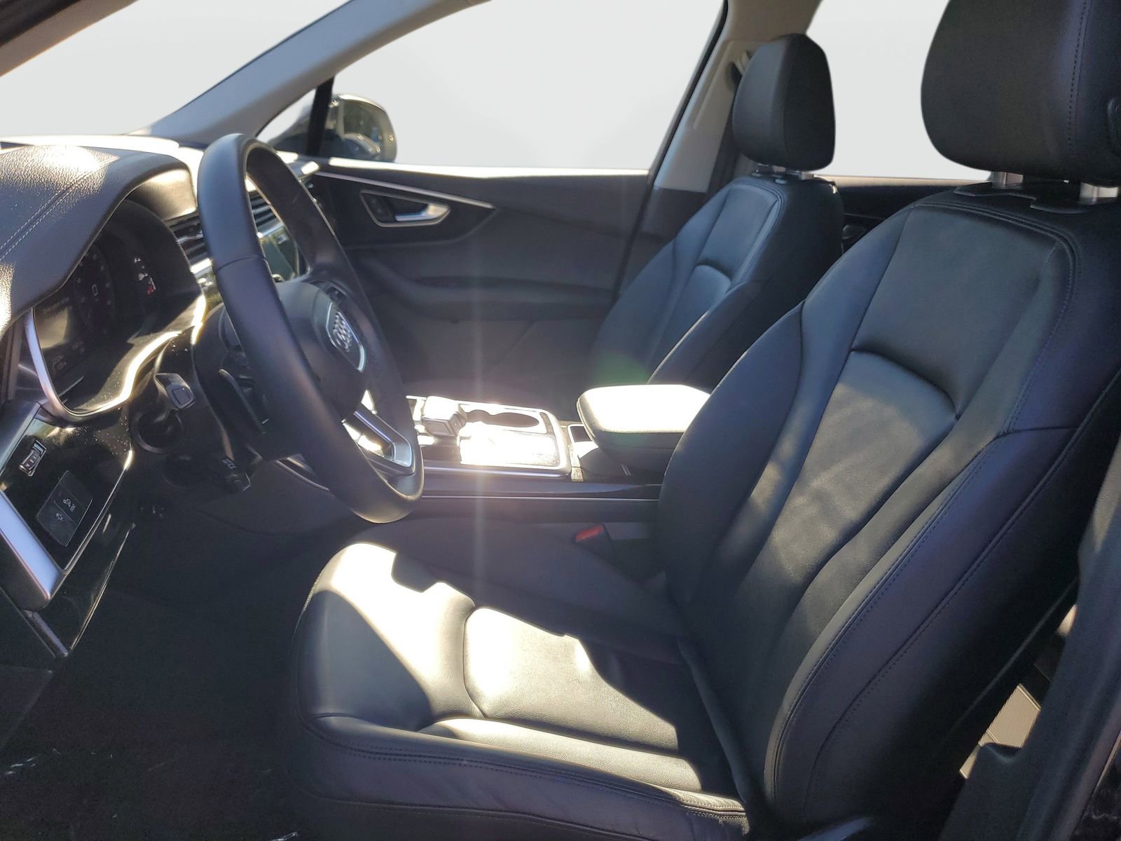 Used 2023 Audi Q7 3.0T Premium w/ Convenience Package image 21