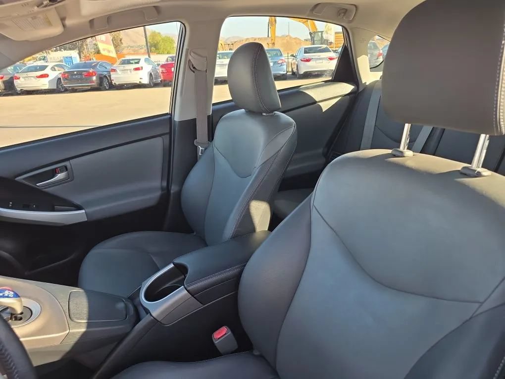 Used 2014 Toyota Prius Four w/ Solar Roof Package FWD image 25
