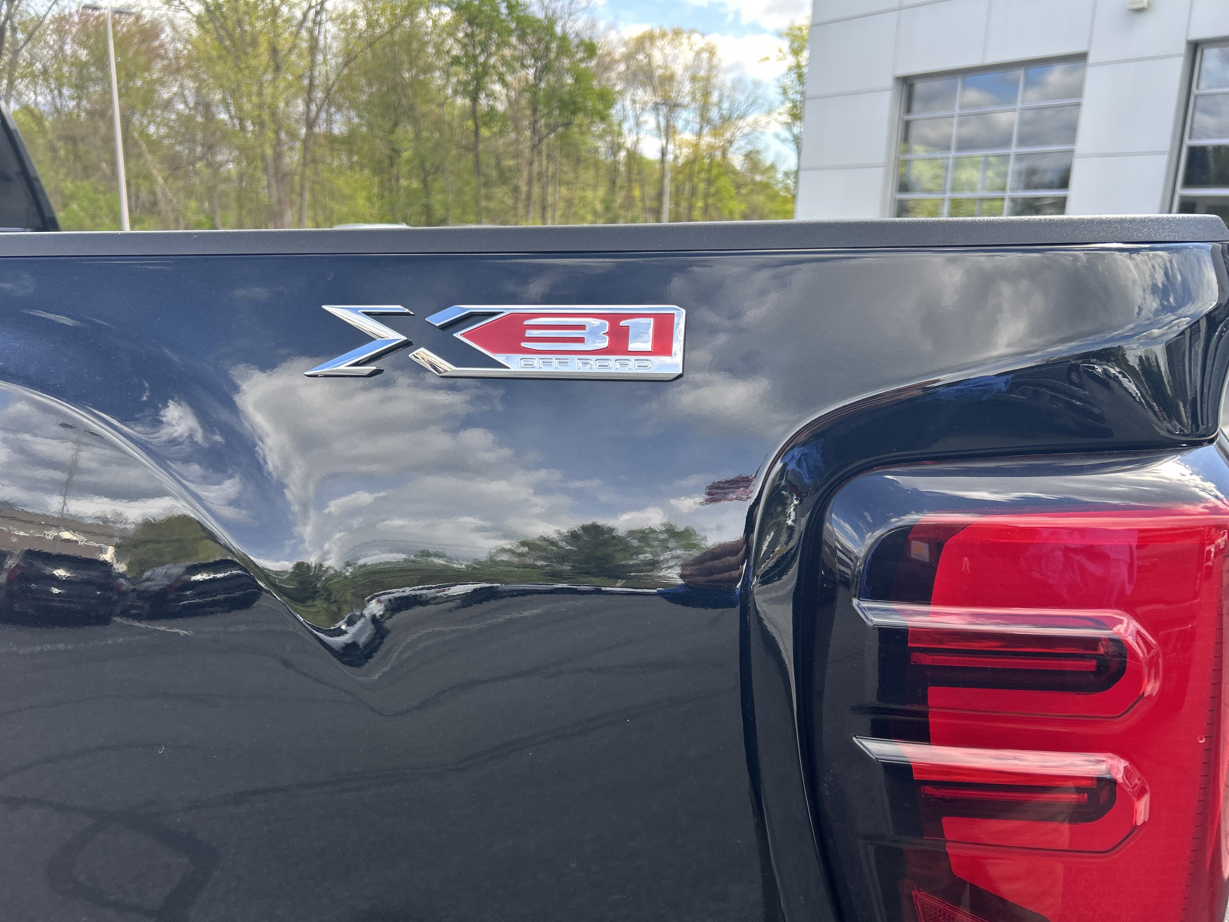 New 2026 GMC Sierra 2500 SLT w/ SLT Premium Package AWD/4WD image 7